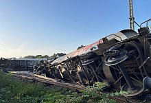 Beim Entgleisen eines mit Zement beladenen Güterzuges ist in Geseke im Kreis Soest eine Person ums Leben gekommen. - Christian Müller / dpa