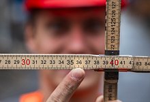 36-zollstock-monate-vom-azubi-zum-gesellen - IG BAU