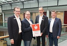 pressefoto_spende_leuchtturm_spk_lemgo_2024 - Verein Leuchtturm