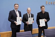 Bundespressekonferenz Mehr Fortschritt wagen - Nach der Unterzeichnung des Koalitionsvertrags - picture alliance / Flashpic