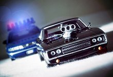 Ein L&ouml;hner lieferte der Polizei eine halsbrecherische Verfolgungsjagd quer durch Tempo-30-Zonen, Spielstra&szlig;en und Wohngebiete. - (Symbolbild): Pixabay