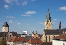 Paderborn, 5. April 2023: Blick auf Paderborner Dom, Abdinghofkirche und Gaukirche - Niklas T&uuml;ns