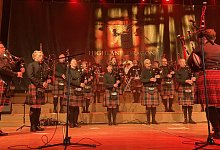 Highland Dragon Pipeband - Alexandra Schaller