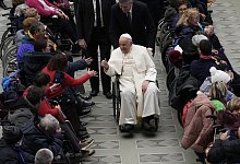 Papst Franziskus bei Audienz mit Kranken und Wallfahrern - Alessandra Tarantino/AP