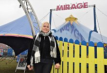 Angelina Lauenburger (39), Chefin des Circus Mirage, ist froh, dass der Stillstand ein Ende hat und die Artisten nun wieder ihr K&ouml;nnen zeigen und das Publikum begeistern k&ouml;nnen. - Karin Prignitz