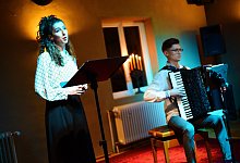 nic_6722b - Nicole Ellerbrake