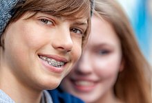 Eine Zahnspange f&uuml;rs Kind - Was Eltern beachten sollten - picture alliance