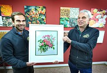 Die Chefs des G&uuml;tersloher Familienbetriebs Steffen (l.) und Reinhard Noack suchen derzeit noch nach dem perfekten Platz f&uuml;r ihre bislang h&ouml;chste Auszeichnung. - Andreas Fr&uuml;cht
