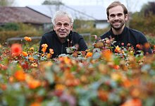 Reinhard Noack (l.) hat den G&uuml;tersloher Betrieb von seinem Vater Werner &uuml;bernommen. Mit dem Einstieg von Sohn Steffen Noack ist mittlerweile auch die dritte Generation vertreten. - Patrick Menzel