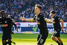 Torjubel/Jubel Lukas Kunze (VfL Osnabrueck, 13) nach Tor zum 0:1 - GER, Hamburger SV vs. VfL Osnabrueck, Fussball, 2. Bu - Imago Images