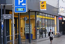 Obwohl ihr Konto ohne ihr Verschulden gesperrt war, sollen die Mitarbeiter der Postbank die 55-Jährige „hochnäsig“ behandelt und schließlich vor die Tür komplementiert haben. - Jens Reichenbach