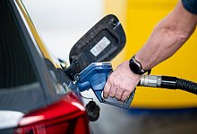 Tankstelle - Daniel Reinhardt