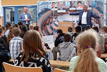 "Landtag macht Schule" in D&ouml;rentrup - 1 - Lorraine Brinkmann