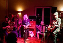 b4 - Thomas Kr&uuml;gler