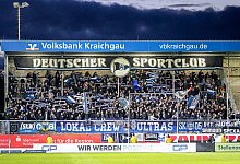 Der Fanblock der G&auml;stefans mit den mitgereisten Ultras von Arminia Bielefeld, Fans, Publikum, Zuschauer, Stimmung, Atmos - IMAGO/foto2press