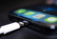 KINA -Soll man das Smartphone nur laden, wenn es richtig leer ist - Mohssen Assanimoghaddam