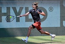 Tennis 30. Terra Wortmann Open 2023 Halbfinale am 24.06.2022 im Gerry Weber Stadion in Halle ( Westfalen ) Alexander Zve - IMAGO/Revierfoto