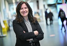 Yüksel Ekinci, Professorin an der Hochschule Bielefeld, wurde jetzt für ihre langjährige Arbeit zu Mehrsprachigkeit, Elternarbeit und Integration mit dem Bundesverdienstkreuz ausgezeichnet - Barbara Franke