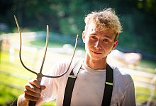 Z&uuml;chter Rouven Hoomann mit Arbeitsger&auml;t. - Mike-Dennis M&uuml;ller / www.mdm.photo