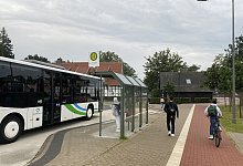 Am Tag nach der Messerattacke ist am Tatort am Busbahnhof der Alltag eingekehrt. - Burkhard Hoeltzenbein