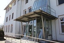 Das Rathaus in Peckelsheim: Jahrelang wurde in manch einer Amtsstube nicht sauber gearbeitet. Fotos: Dieter Scholz - Dieter Scholz