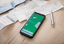 Steuererklaerung per Smartphone - picture alliance / dpa-tmn