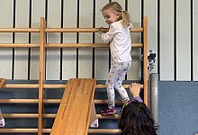 pressebild-in-der-turnhalle-der-schule-lasst-es-sich-prima-toben-und-turnen - Christlicher Schulverein Lippe