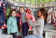 Alltagshelferinnen in der Kita - picture alliance/dpa