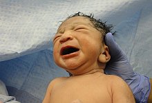 D&uuml;rfen ungeimpfte V&auml;ter bei der Geburt dabei sein? - (Symbolbild): Pixabay