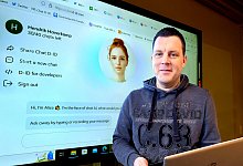 Hendrik Haverkamp (46) hat schon fr&uuml;h angefangen, die Nutzung von ChatGPT in seinem Unterricht zu erlauben. Seine Sch&uuml;ler haben ihrem Textroboter ein weibliches Aussehen mit rotblonden Haaren verpasst und Alice genannt. - Andreas Fr&uuml;cht