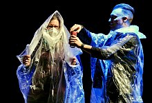 Zuschauerin Anja und Magier Christopher K&ouml;hler - Heidi Stork