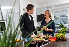 Von N&auml;hrwerten bis Rabattaktionen: Kochboxen im Vergleich - Benjamin Nolte