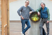 Holzhaus_Gespraech_02(1) - Oliver Krato