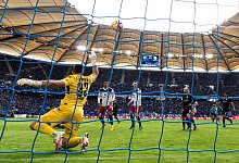 Freistoss Laszlo Benes (Hamburger SV, 08) Hamburger SV vs. DSC Arminia Bielefeld, Fussball, 2. Bundesliga, Spieltag 21, - IMAGO/Eibner