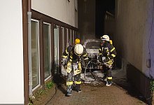 auto-brennt-in-ba-mai-2022 - Feuerwehr Barntrup