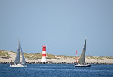 D&uuml;ne vor Helgoland - HTS D&uuml;ne und Segler