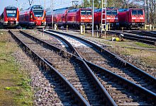 Züge und Schienen der Deutschen Bahn - Jens Büttner