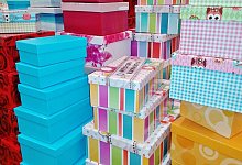 gift-boxes-g14d4f1efb_1280 - Pixabay (Symbolfoto)