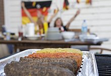 grillen, grillparty, gartenparty - picture alliance / fotoAKL/Shotshop