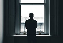 18 Monate lang waren Vater und Tochter getrennt. Dabei findet ein Obergericht keine Anzeichen f&uuml;r eine Kindesgef&auml;hrdung. Nun will der Vater Schadenersatz. - Symbolbild: Unsplash