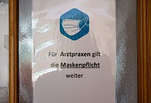 Maskenregeln in Praxen und Kliniken kann es weiter geben - dpa