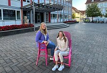 bild_pinker_stuhl_brustkrebsmonat_oktober - 1 - Stadt Lügde
