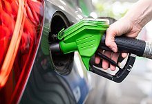 Nahostkrise und Euroschwäche - Tanken wieder teurer - dpa