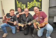 kap-oh-yellow-basement-group-2 - Karin Prignitz