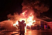 Die Batterien brannten bei der Firma Kottmeyer lichterloh. - Feuerwehr Bad Oeynhausen