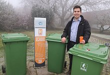 Am Ziel seiner W&uuml;nsche ist Alexander Smoljanovic, denn in Bad Salzuflen, Detmold und Leopoldsh&ouml;he konnte der Sammler die gesuchten M&uuml;lltonnen ausfindig machen. - Knut Dinter