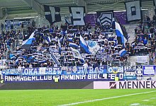 Bielefelder Fanblock Fu&szlig;ball 3.Liga 2024/25 FC Erzgebirge Aue - Arminia Bielefeld 1:3 am 15.9.2024 Erzgebirge Aue - Armi - IMAGO/Kruczynski