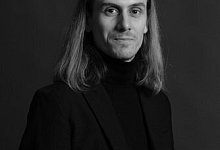 robert_lillingerjpeg__334x417_q85_autocrop_crop-smart_cropper-person_detail-_subsampling-2_upscale - Fotorechte: Robert Lillinger