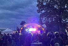 open-air-im-emmerauenpark - Bildrechte: Lügde Marketing