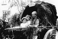 SL Heimatfeste Horn Ausstellung Germanenwagen - Werner Schlanstein